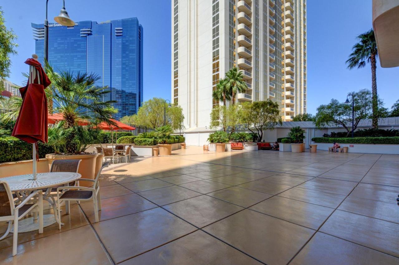 Mgm Signature-29-607 F1 Track & Strip View Balcony Las Vegas Exterior photo